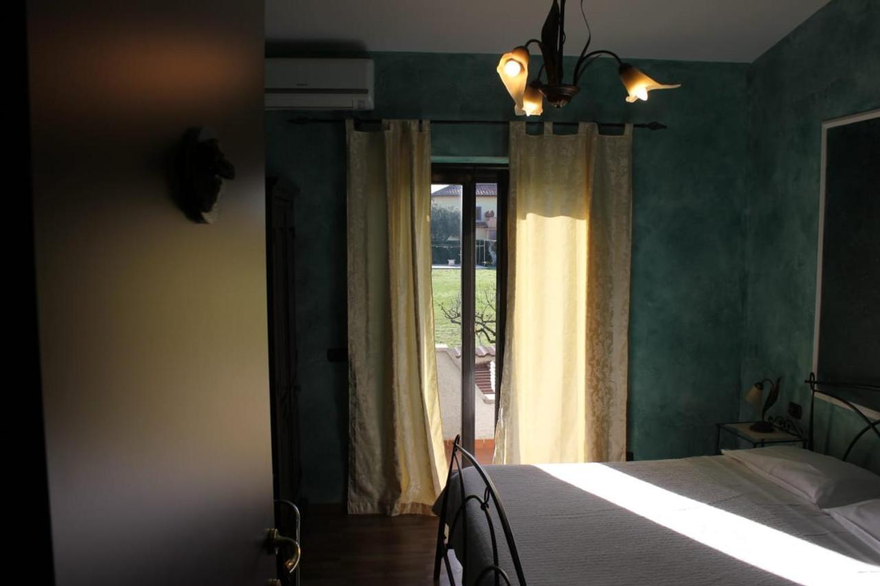 Relais Maria Luisa Locazione Turistica Di Simona Capaccio Bed & Breakfast Fiumicino Dış mekan fotoğraf