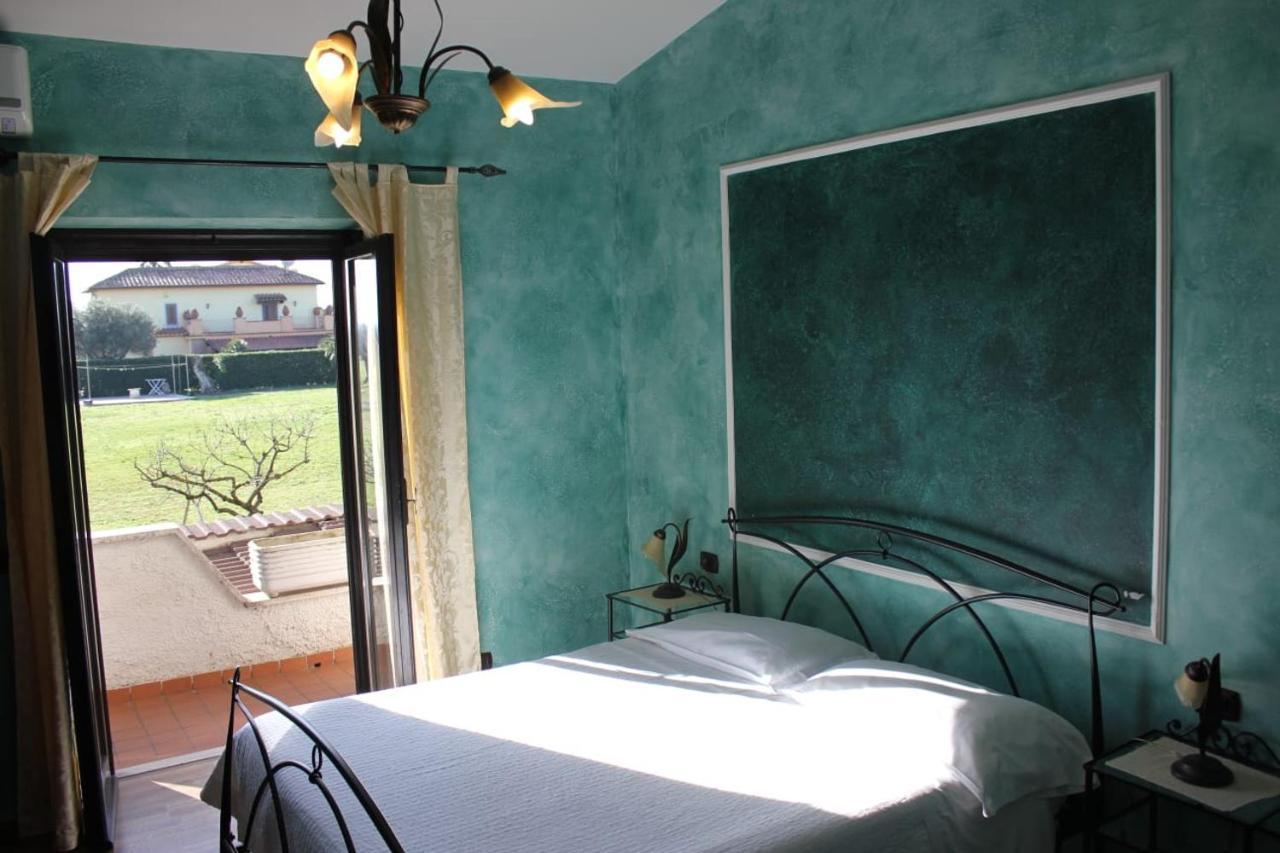 Relais Maria Luisa Locazione Turistica Di Simona Capaccio Bed & Breakfast Fiumicino Dış mekan fotoğraf